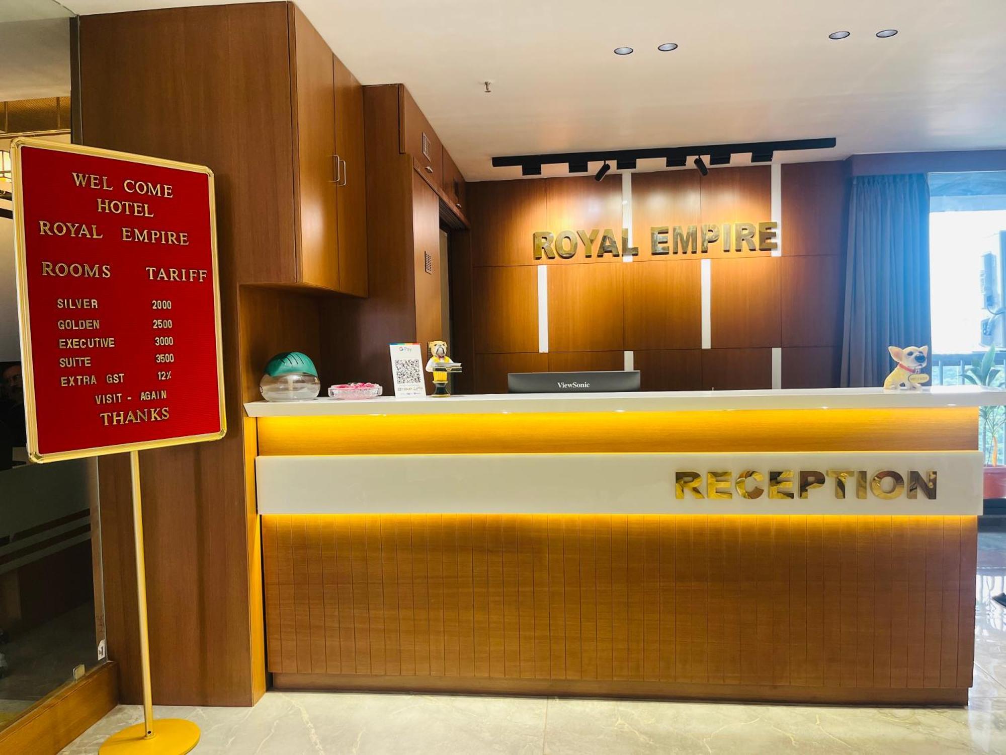 Hotel Royal Empire ガンディーナガル エクステリア 写真